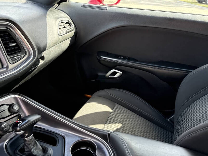 2015 Dodge Challenger SXT