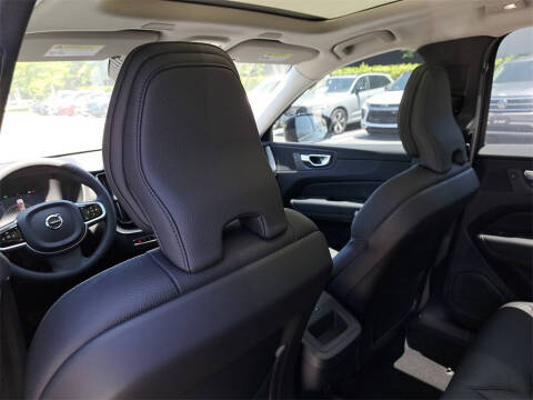 2025 Volvo XC60 B5 Plus Dark Theme