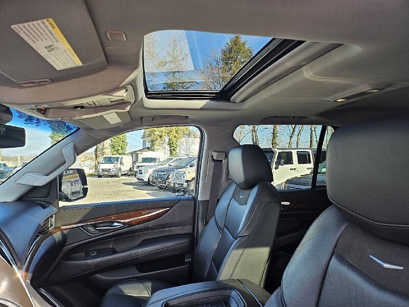 2018 Cadillac Escalade Luxury