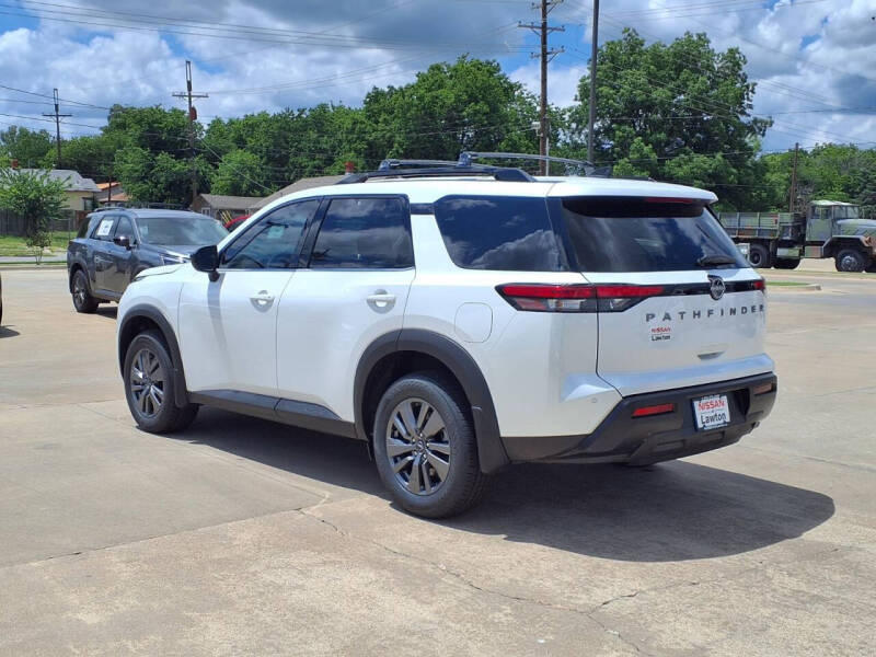 2026 Nissan Pathfinder SV