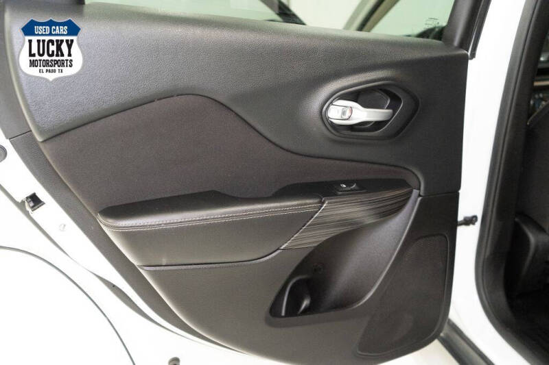 2015 Jeep Cherokee Sport