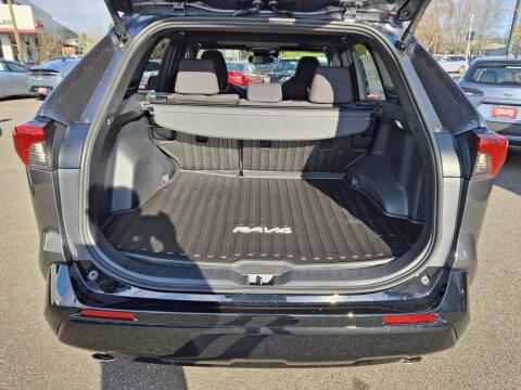 2025 Toyota RAV4 Plug-in Hybrid SE