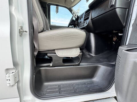 2023 Chevrolet Express 2500