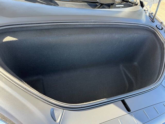 2022 Tesla Model X 28