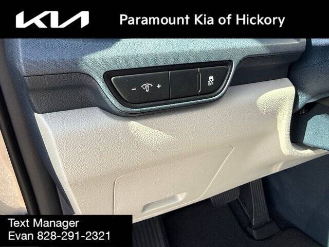 2025 Kia Carnival EX