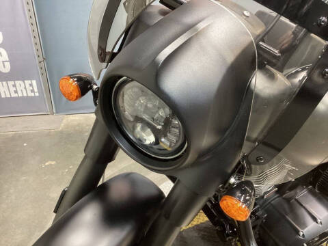 2020 Indian Springfield Dark Horse&#