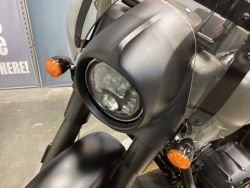 2020 Indian Springfield Dark Horse&#