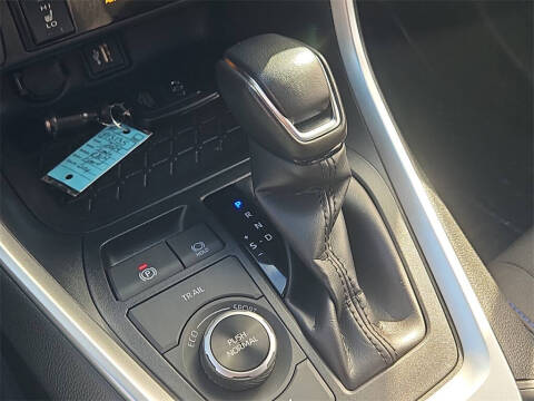 2024 Toyota RAV4 Hybrid SE