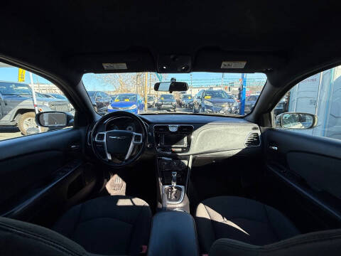 2011 Chrysler 200 Touring