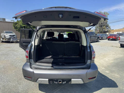 2017 Nissan Armada SV