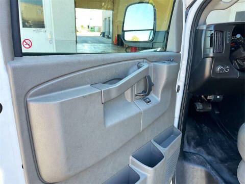 2022 Chevrolet Express 2500