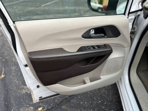 2017 Chrysler Pacifica Touring