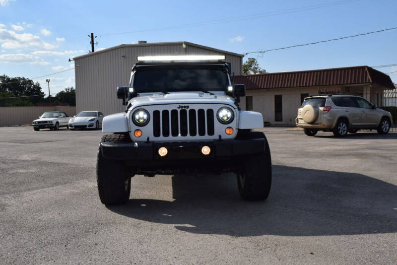 2015 Jeep Wrangler Unlimited Altitude photo 8