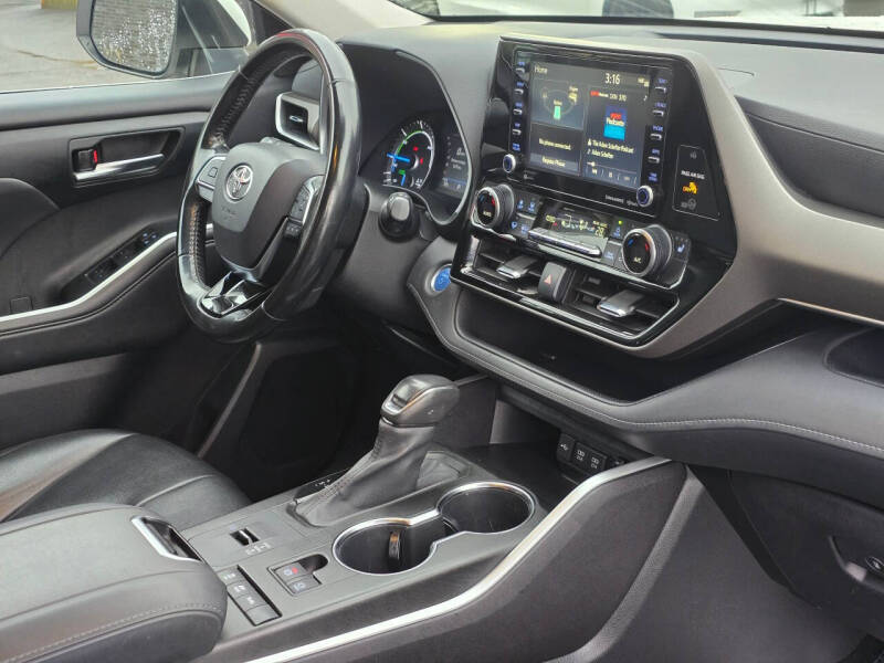 2021 Toyota Highlander Hybrid XLE