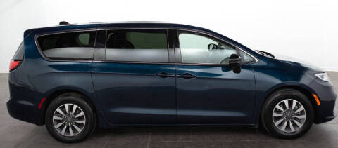 2024 Chrysler Pacifica Plug-In Hybrid Select