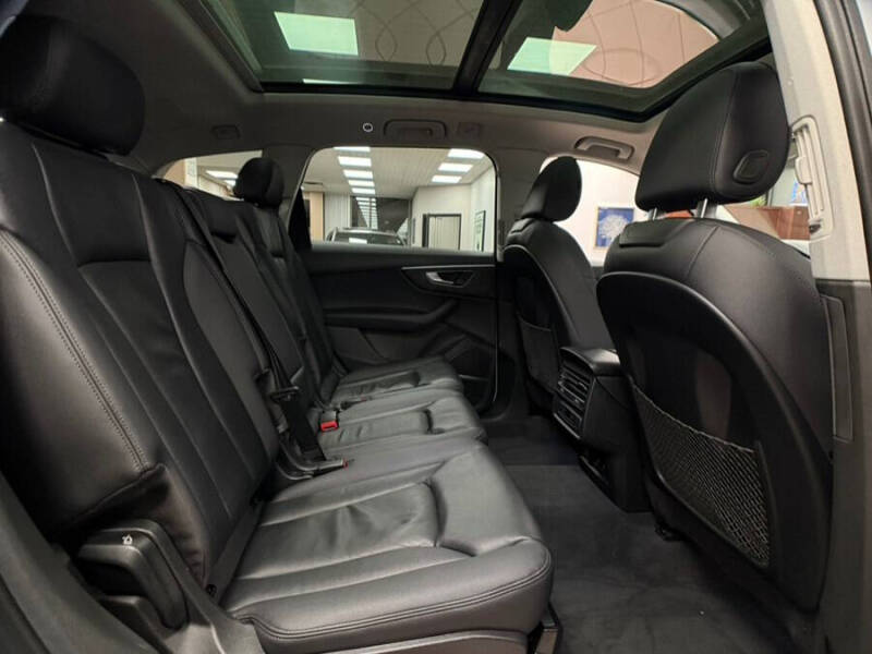 2022 Audi Q7 quattro Premium Plus 55 TFSI