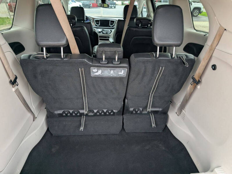 2017 Chrysler Pacifica Touring-L