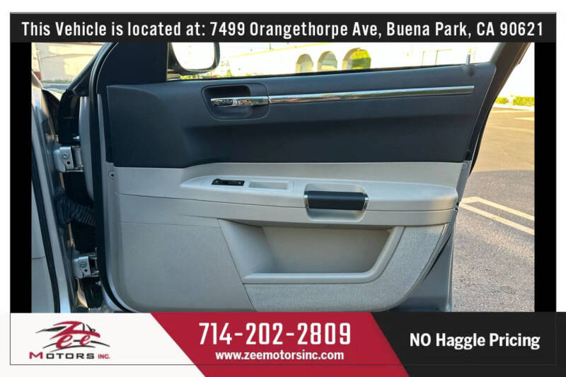 2006 Chrysler 300 SRT-8