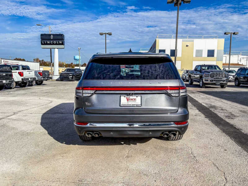 2022 Lincoln Aviator Standard