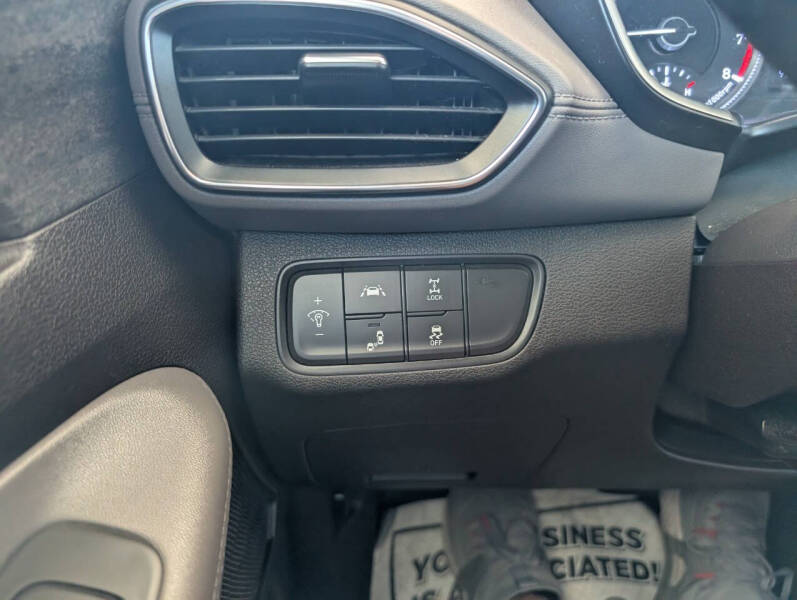 2019 Hyundai Santa Fe SE 2.4L