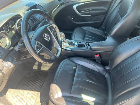 2012 Buick Regal Premium 1