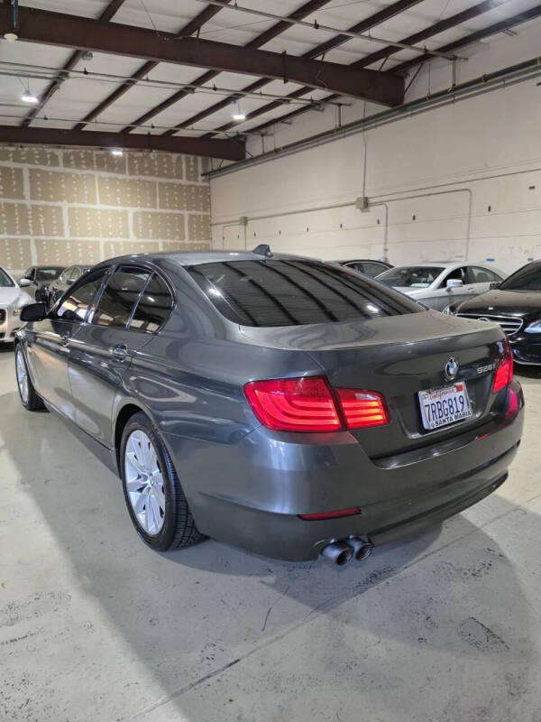 2011 BMW 5 Series 528i