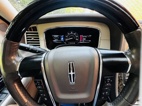 2016 Lincoln Navigator Select
