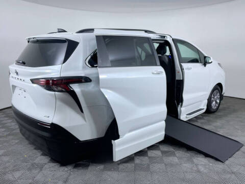 2025 Toyota Sienna XLE 7-Passenger