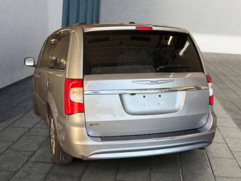 2015 Chrysler Town and Country Touring