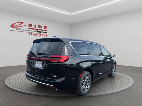2027 Chrysler Pacifica Limited