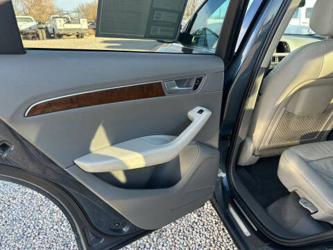 2011 Audi Q5 2.0T quattro Premium Plus