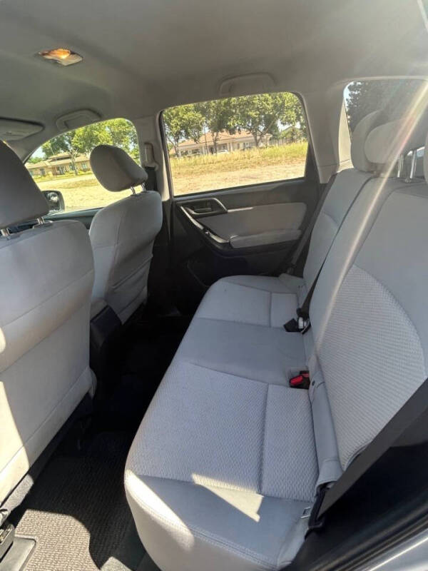 2014 Subaru Forester 2.5i