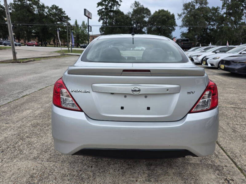 2019 Nissan Versa SV