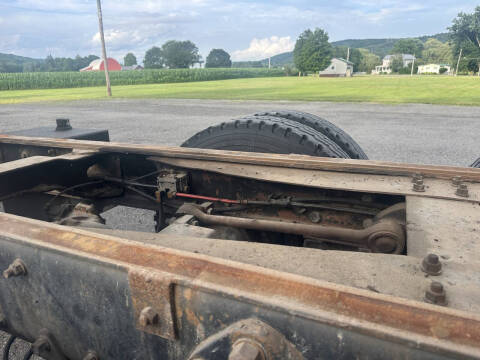 2002 Mack glider