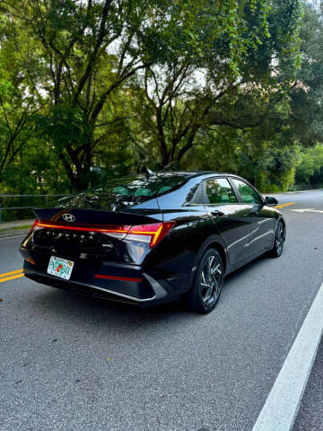 2025 Hyundai Elantra Hybrid Limited