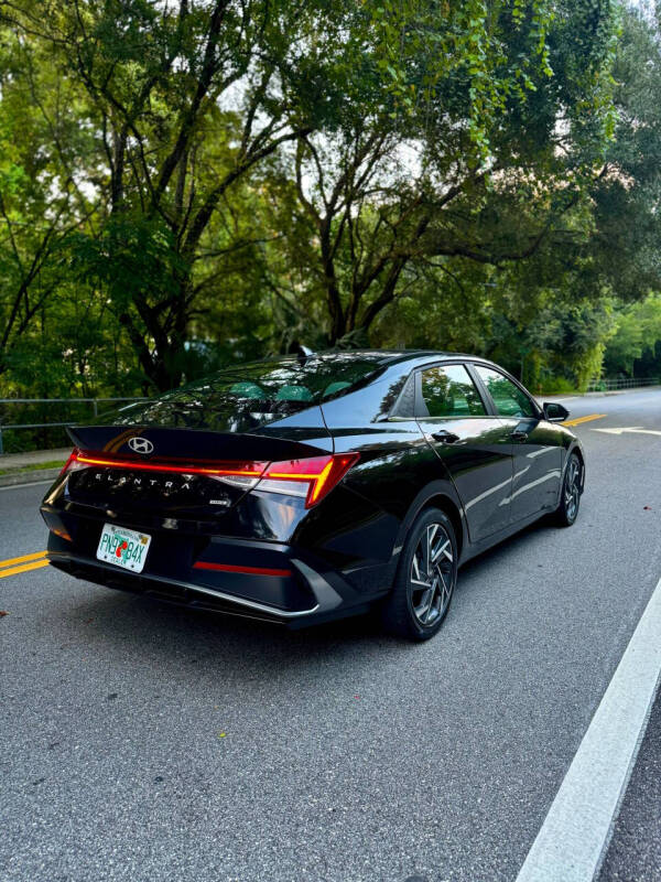 2025 Hyundai Elantra Hybrid Limited