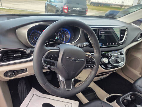 2023 Chrysler Pacifica Touring L