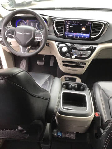 2023 Chrysler Pacifica Touring L