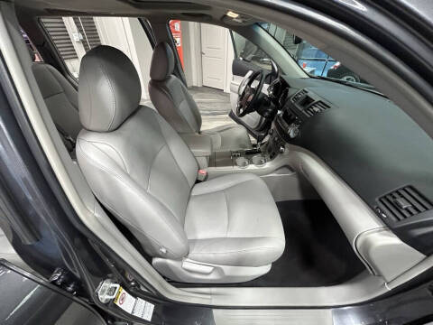 2011 Toyota Highlander SE