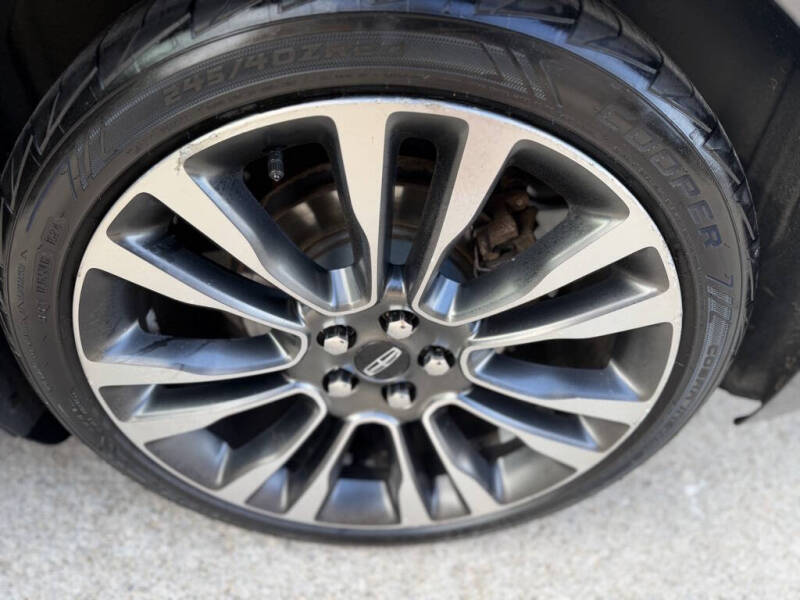 2017 Lincoln Continental Select