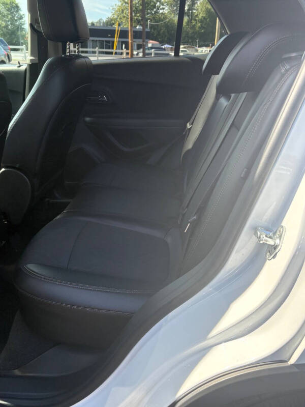2017 Chevrolet Trax LT - Photo 24