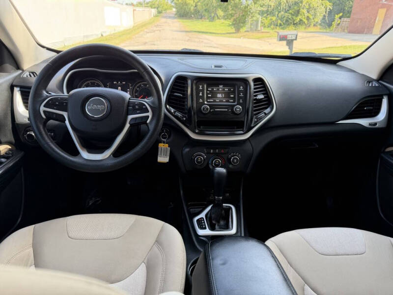 2015 Jeep Cherokee Sport