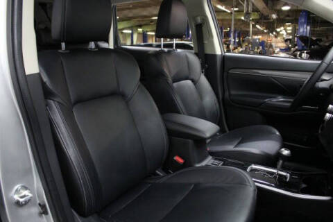 2020 Mitsubishi Outlander SE