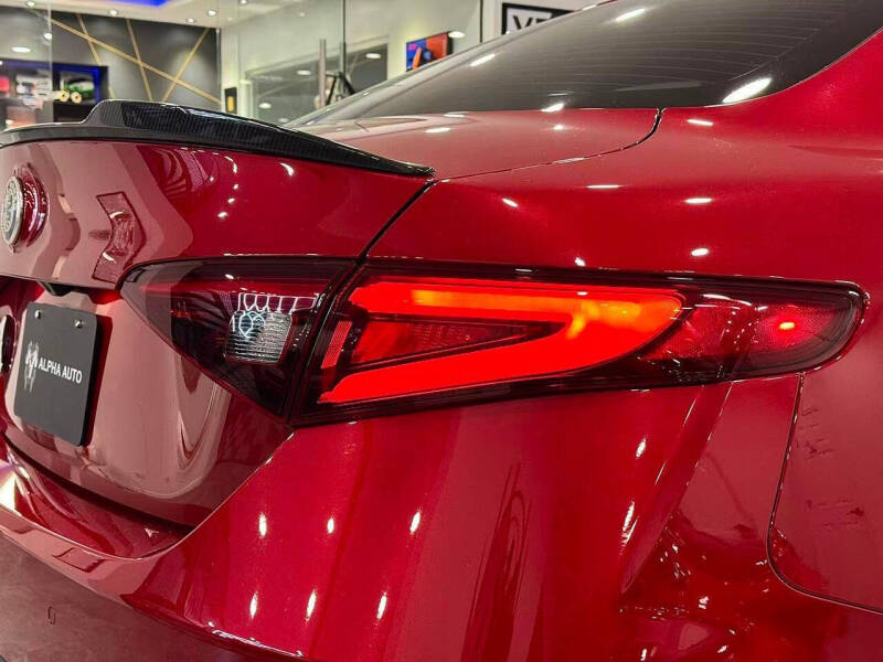 2017 Alfa Romeo Giulia Quadrifoglio