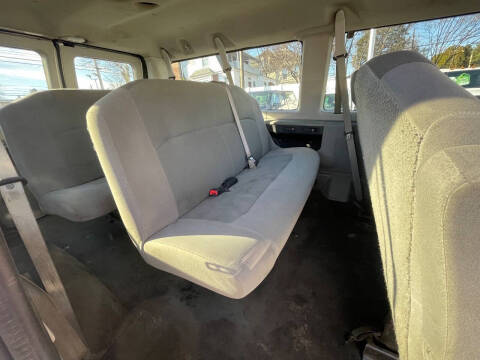 2010 Ford E-Series E-350 SD XLT