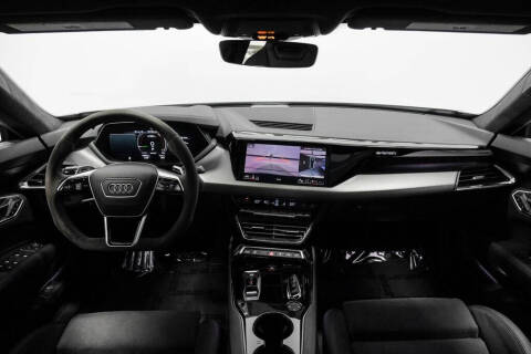 2024 Audi e-tron GT quattro Prestige