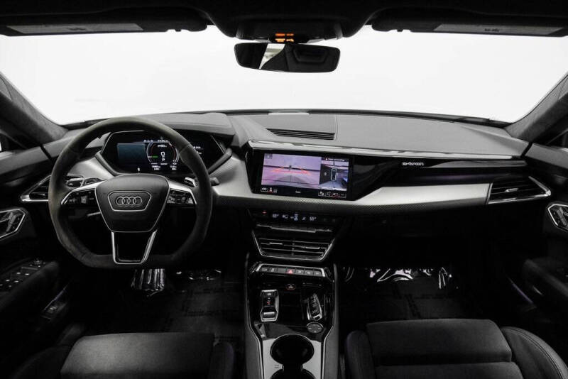 2024 Audi e-tron GT quattro Prestige