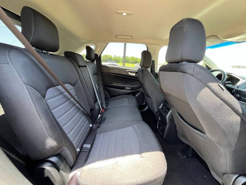 2020 Ford Edge SE