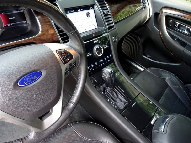 2017 Ford Taurus Limited