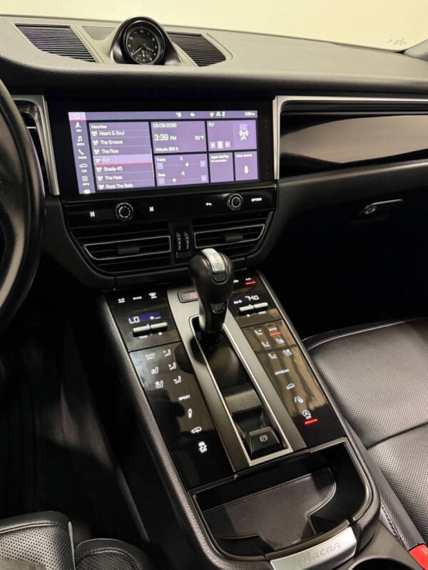 2023 Porsche Macan
